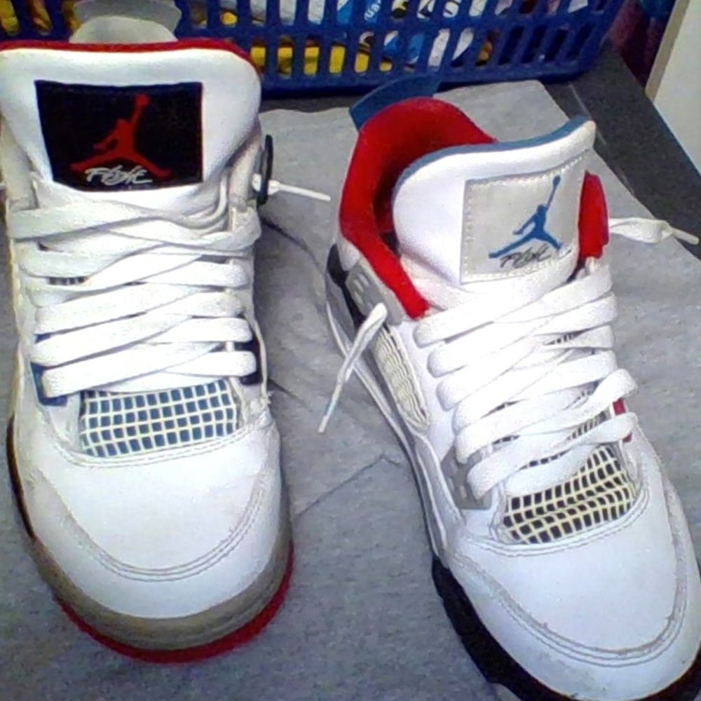 Jordan Nike boys Air 4  Retro SE Blue/Red